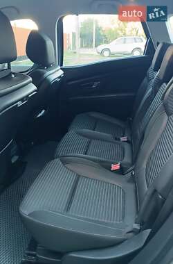 Минивэн Renault Scenic 2017 в 