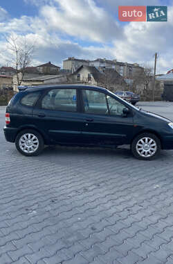 Минивэн Renault Scenic 2001 в 