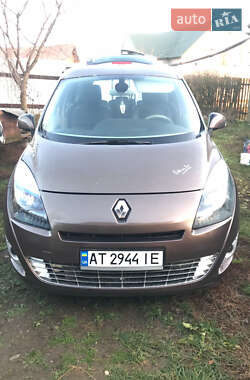 Минивэн Renault Scenic 2010 в Снятине