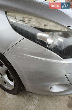 Минивэн Renault Scenic 2011 в 