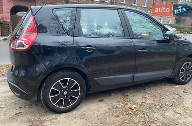 Минивэн Renault Scenic 2010 в 