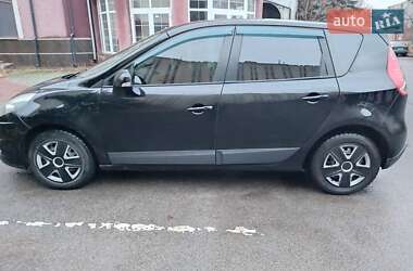Мінівен Renault Scenic 2011 в 