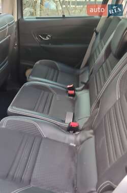 Минивэн Renault Scenic 2014 в 
