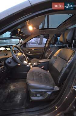 Минивэн Renault Scenic 2012 в 