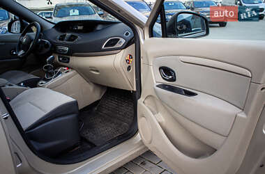 Минивэн Renault Scenic 2011 в 