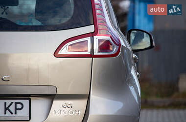 Минивэн Renault Scenic 2011 в 