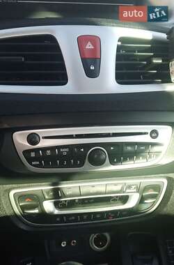 Минивэн Renault Scenic 2010 в 