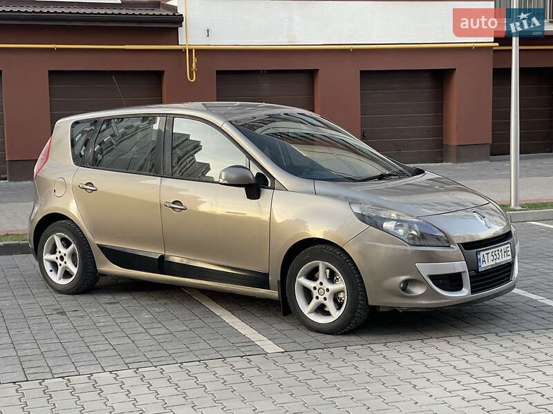 Мінівен Renault Scenic 2009 в Івано-Франківську