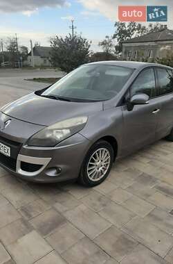 Минивэн Renault Scenic 2009 в 