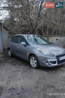 Минивэн Renault Scenic 2009 в 