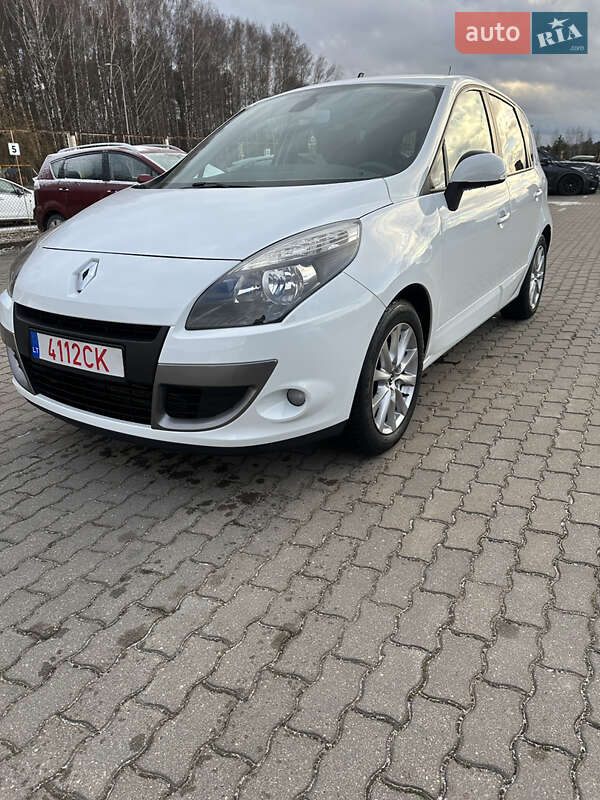 Мінівен Renault Scenic 2011 в Бучі