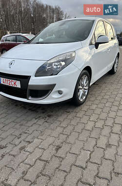Минивэн Renault Scenic 2011 в 