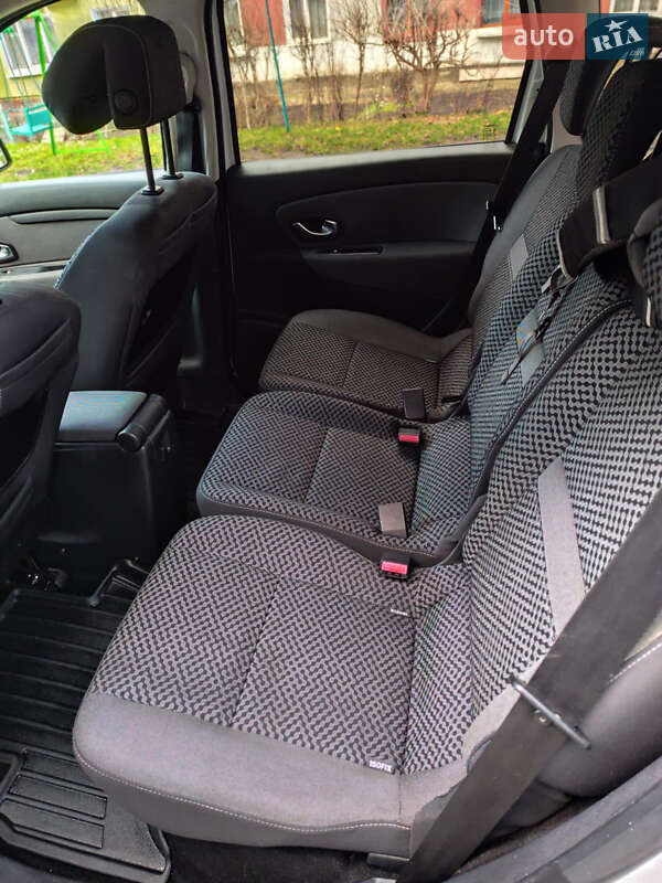 Мінівен Renault Scenic 2011 в Бучі