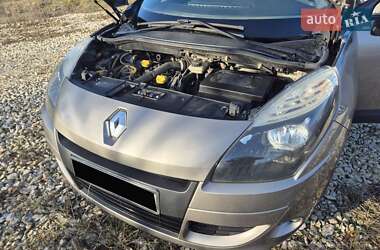 Минивэн Renault Scenic 2009 в 