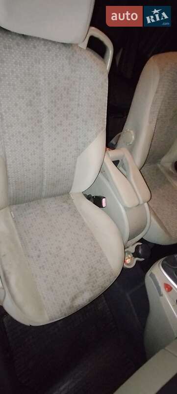 Минивэн Renault Scenic 2006 в Дергачах