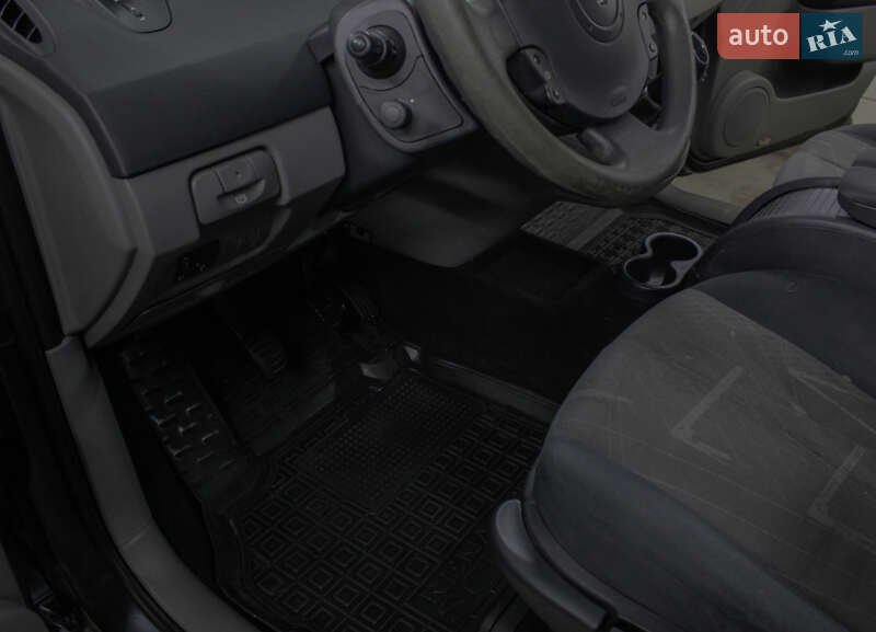 Мінівен Renault Scenic 2004 в Бердичеві