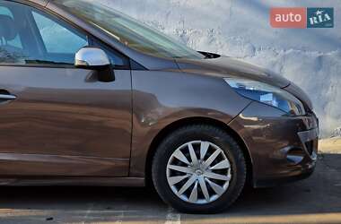 Минивэн Renault Scenic 2010 в 