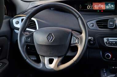 Минивэн Renault Scenic 2010 в 