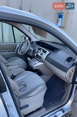 Минивэн Renault Scenic 2004 в 