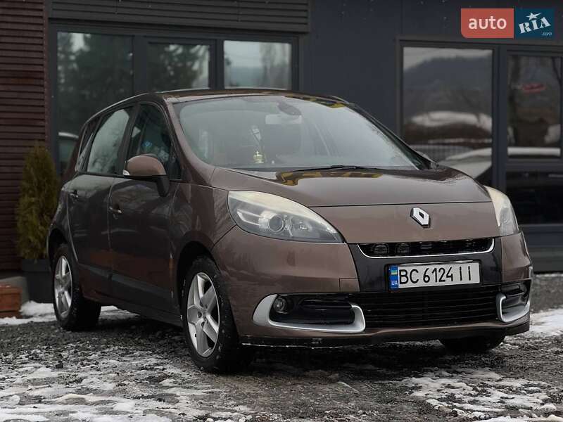 Минивэн Renault Scenic 2013 в 