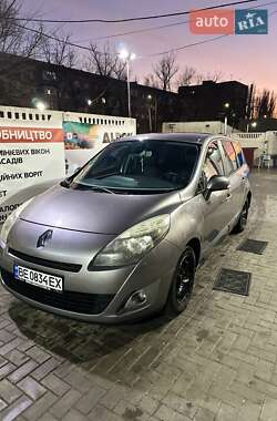 Минивэн Renault Scenic 2011 в 