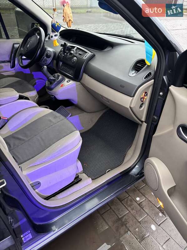 Минивэн Renault Scenic 2004 в Кременчуге