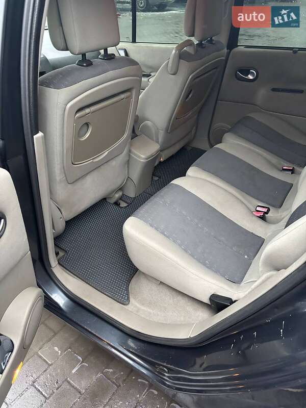 Минивэн Renault Scenic 2004 в Кременчуге