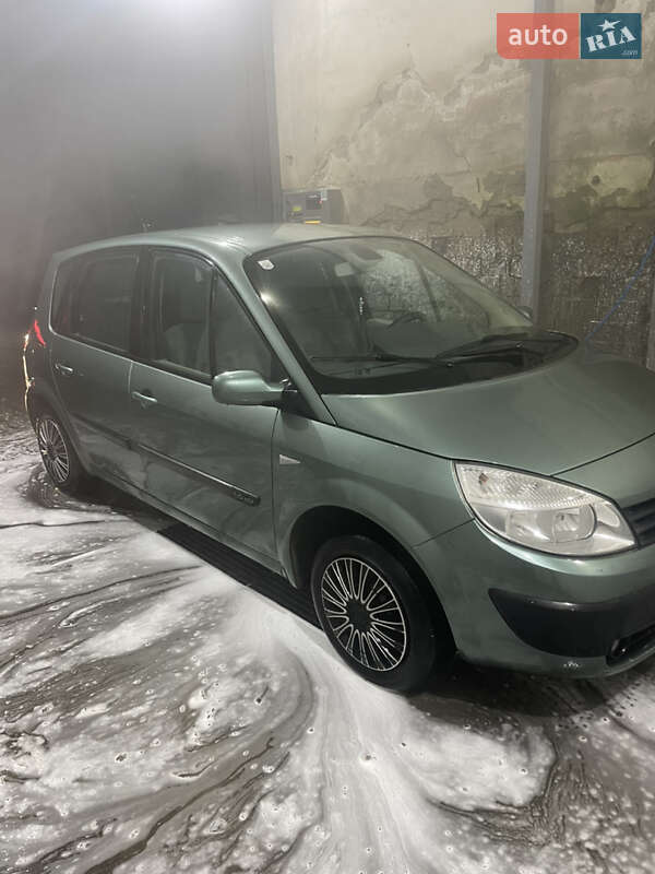 Минивэн Renault Scenic 2006 в Вижнице