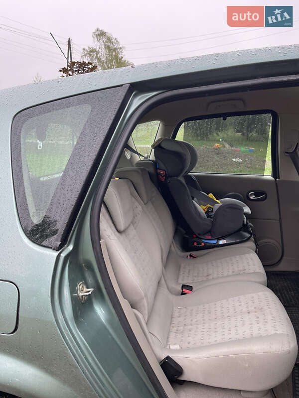 Минивэн Renault Scenic 2006 в Вижнице