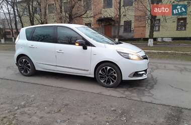 Минивэн Renault Scenic 2015 в 