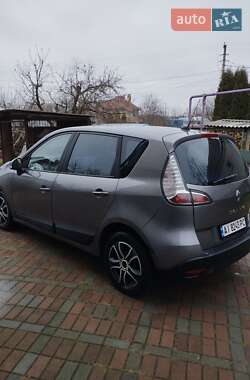 Минивэн Renault Scenic 2013 в 
