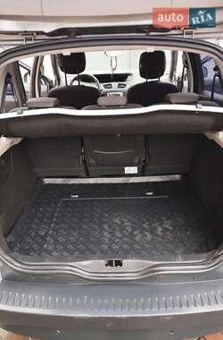 Минивэн Renault Scenic 2013 в 