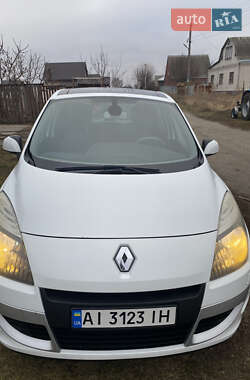 Мінівен Renault Scenic 2010 в Переяславі