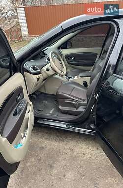 Минивэн Renault Scenic 2010 в 