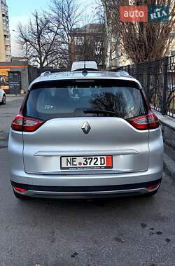 Минивэн Renault Scenic 2019 в 