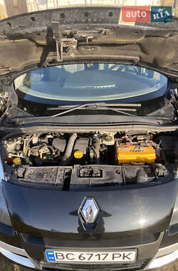 Минивэн Renault Scenic 2010 в 