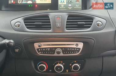 Минивэн Renault Scenic 2011 в 