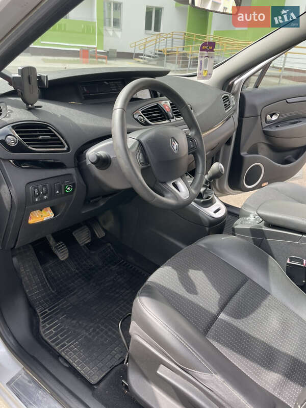 Минивэн Renault Scenic 2011 в Харькове