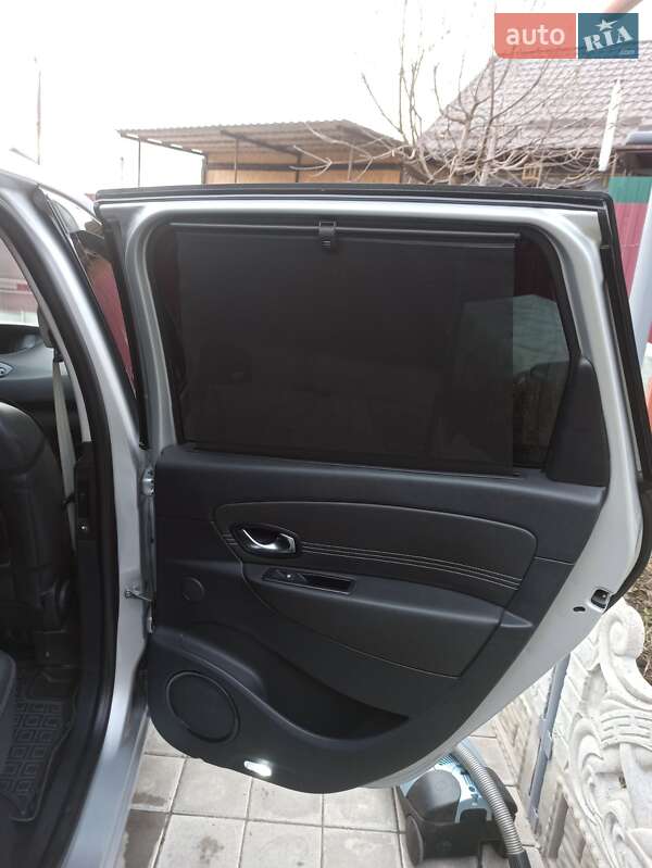 Минивэн Renault Scenic 2011 в Мироновке