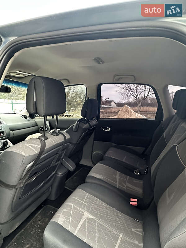Минивэн Renault Scenic 2004 в Ивано-Франковске