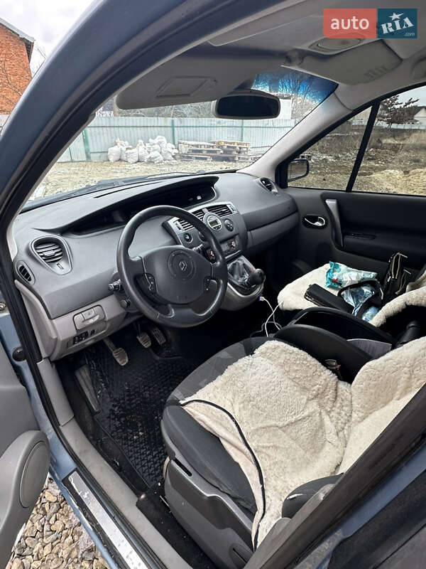 Минивэн Renault Scenic 2004 в Ивано-Франковске