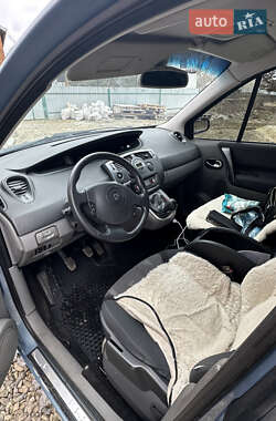 Минивэн Renault Scenic 2004 в 