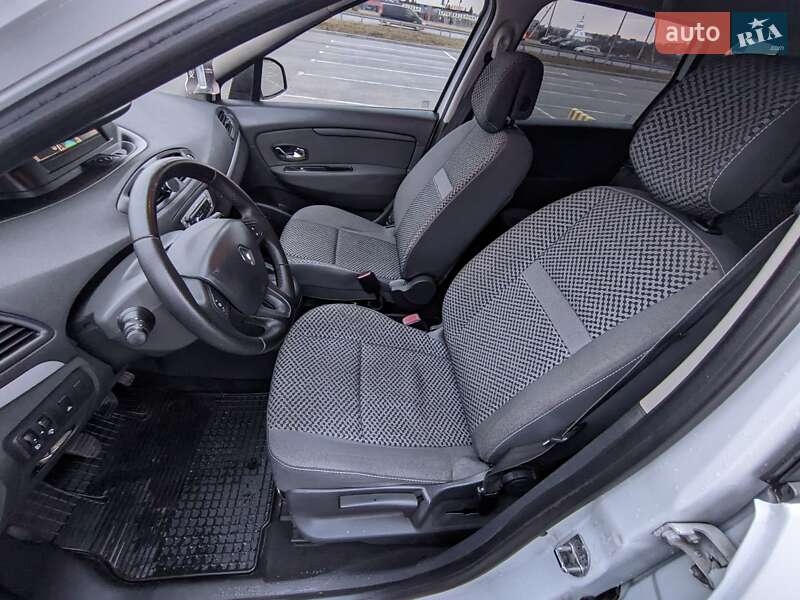 Минивэн Renault Scenic 2012 в Львове