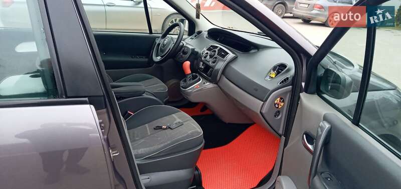 Минивэн Renault Scenic 2004 в Черновцах