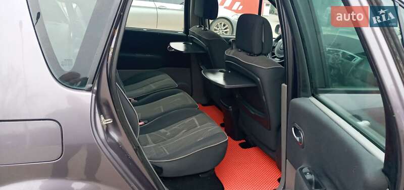 Минивэн Renault Scenic 2004 в Черновцах