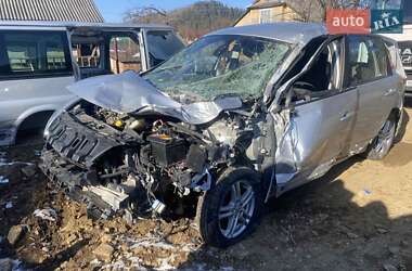 Минивэн Renault Scenic 2012 в 