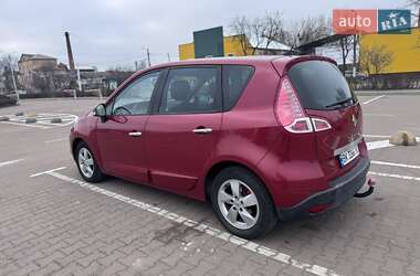 Минивэн Renault Scenic 2010 в 