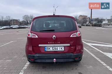 Минивэн Renault Scenic 2010 в 