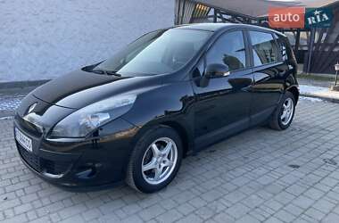 Минивэн Renault Scenic 2011 в Косове