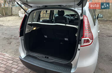 Минивэн Renault Scenic 2011 в Хороле